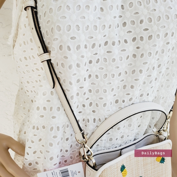 BEAUTIFUL KATE SPADE NWT PARCHMENT SMALL BUCKET EMBROIDERED STRAW CROSSBODY - Picture 8 of 9